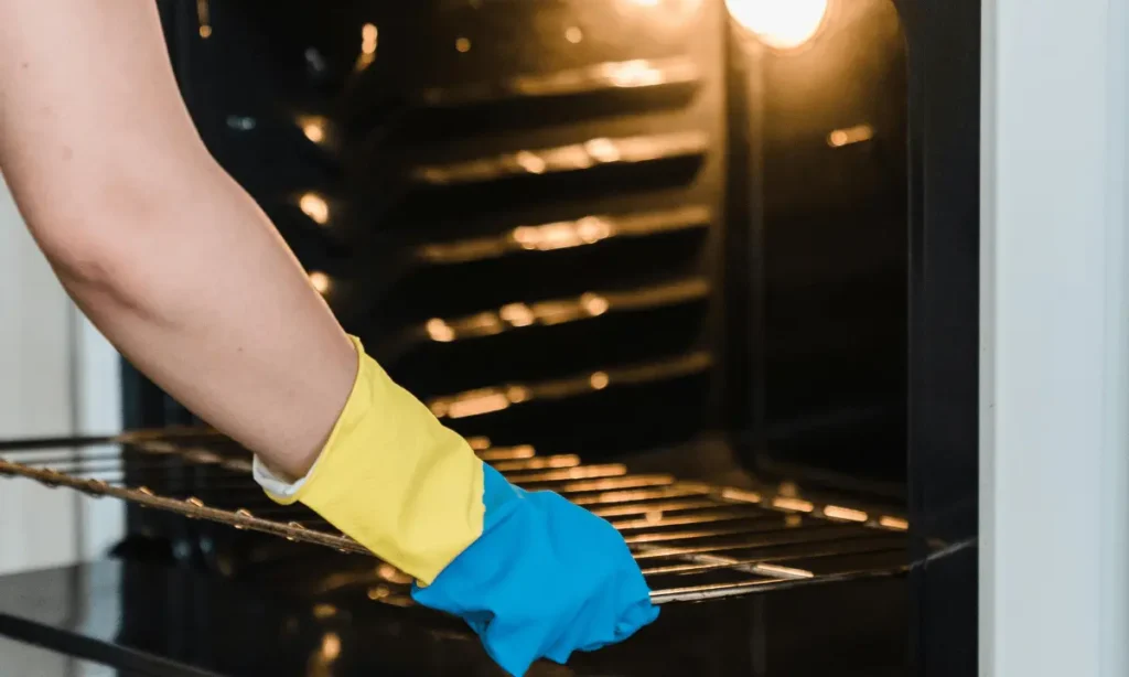 cleaning oven in kingston